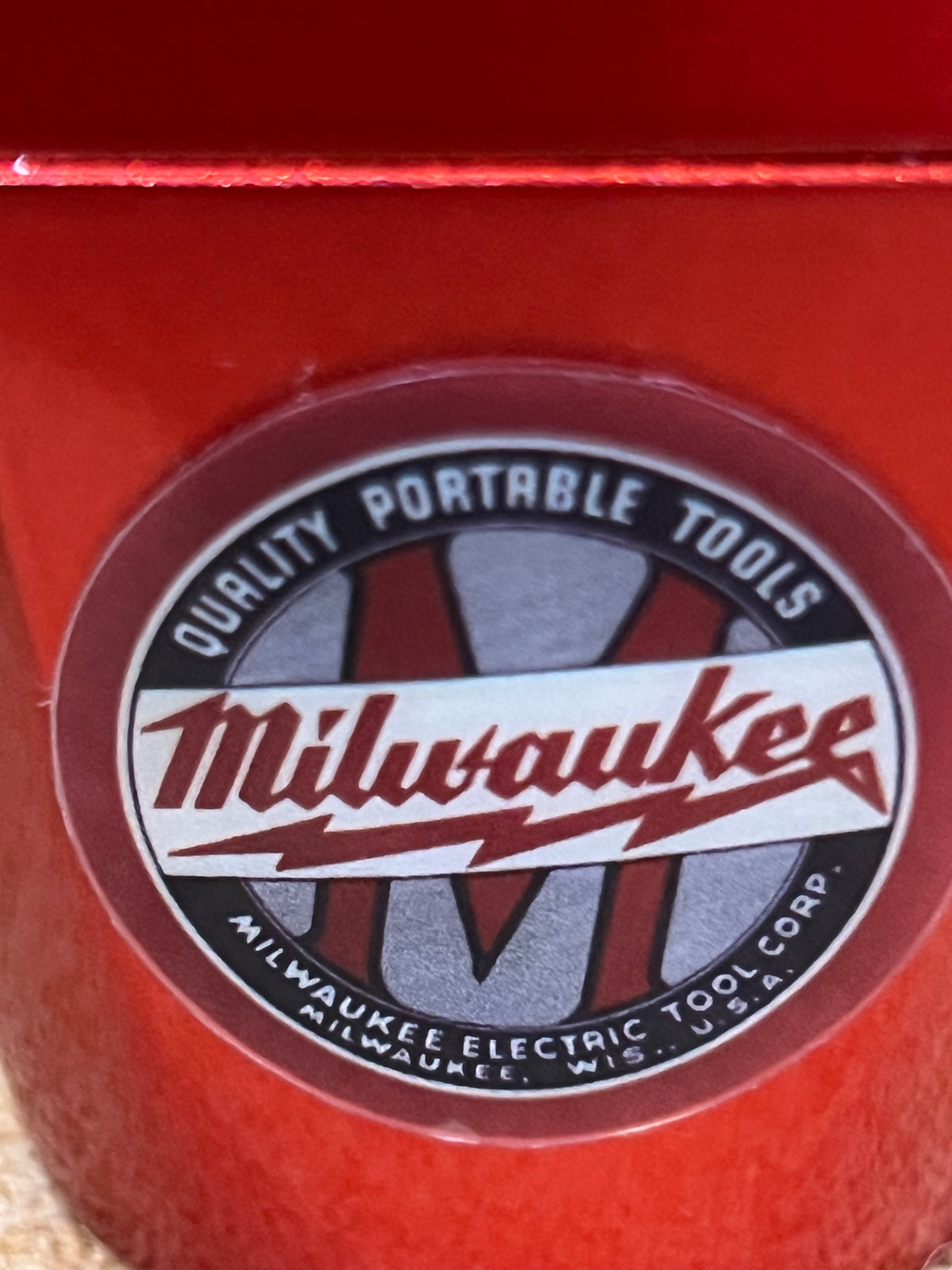 Milwaukee Metallic Red OTTO